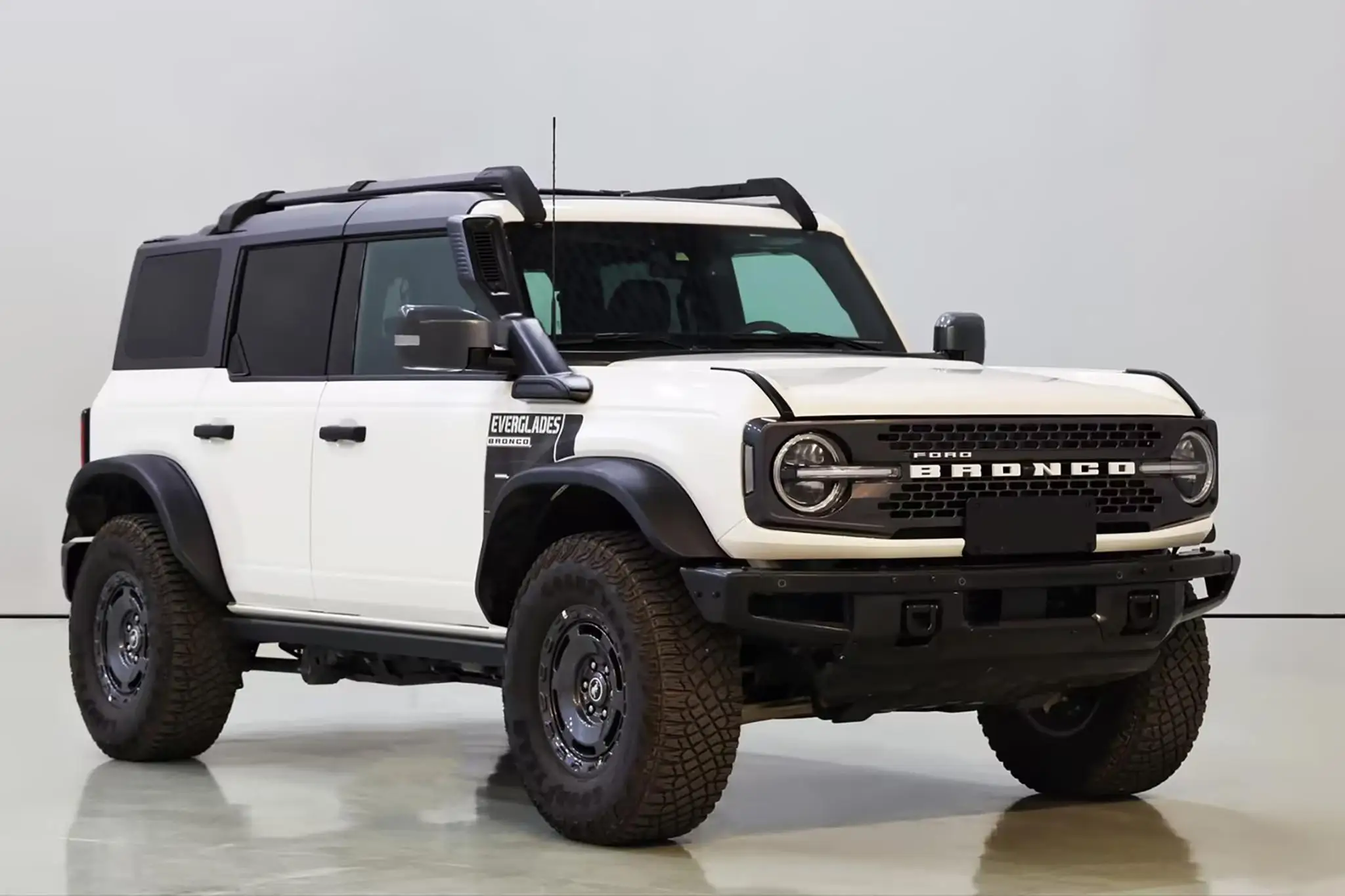 Бронко аксессуары для 2021 автомобиля Передняя лебедка Бампер Ford Bronco 2022 2 двери 4