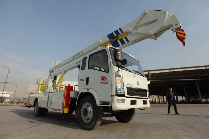 Тележка Sinotruk HOWO 4x2 30 м телескопическая стрела грузовик с воздушной платформой 32 для
