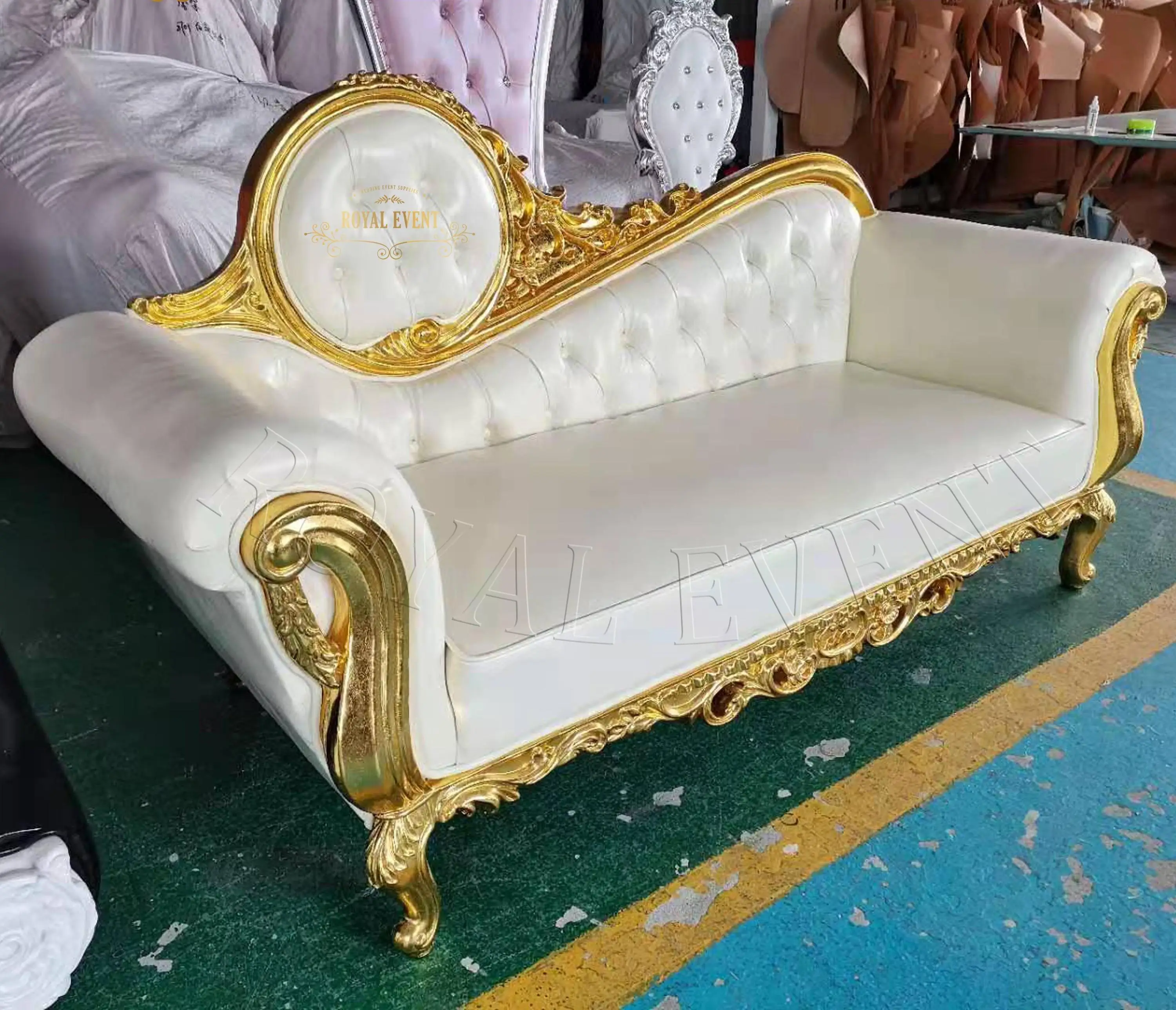 Luxury events furniture throne sofa chairs for king and queen Royal sofa chaise for groom and bride Golden Wedding bridal Sofa