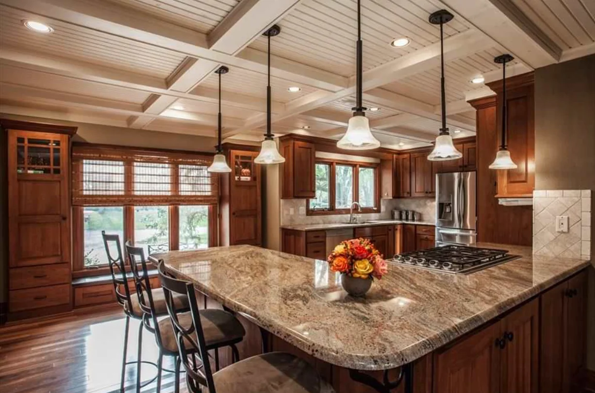 Classic Solid Wood U-Shape Medium Tone Kitchen Furniture Shaker Medium Tone Dark Wood Cabinets Customized Kitchen Cabinet