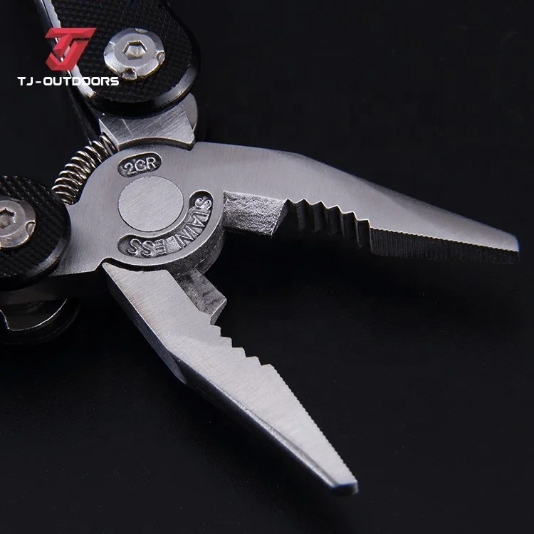 Hunting gear Stainless steel cuff pliers Survival knife screwdriver 14 to 1 multi-knife folding pliers