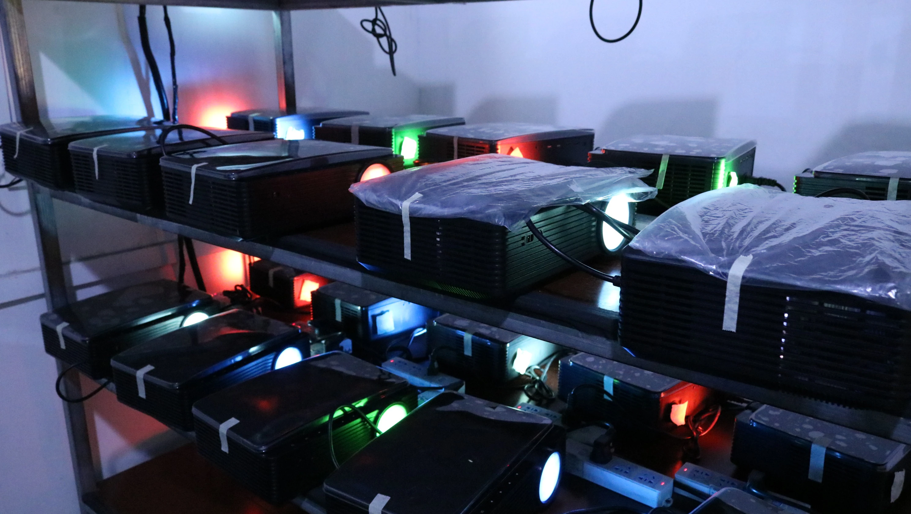 High Quality Android 23 languages Mobile Phone Home Theater House 4D Keystone Correction Connector TV 1080P Support 4K Projector