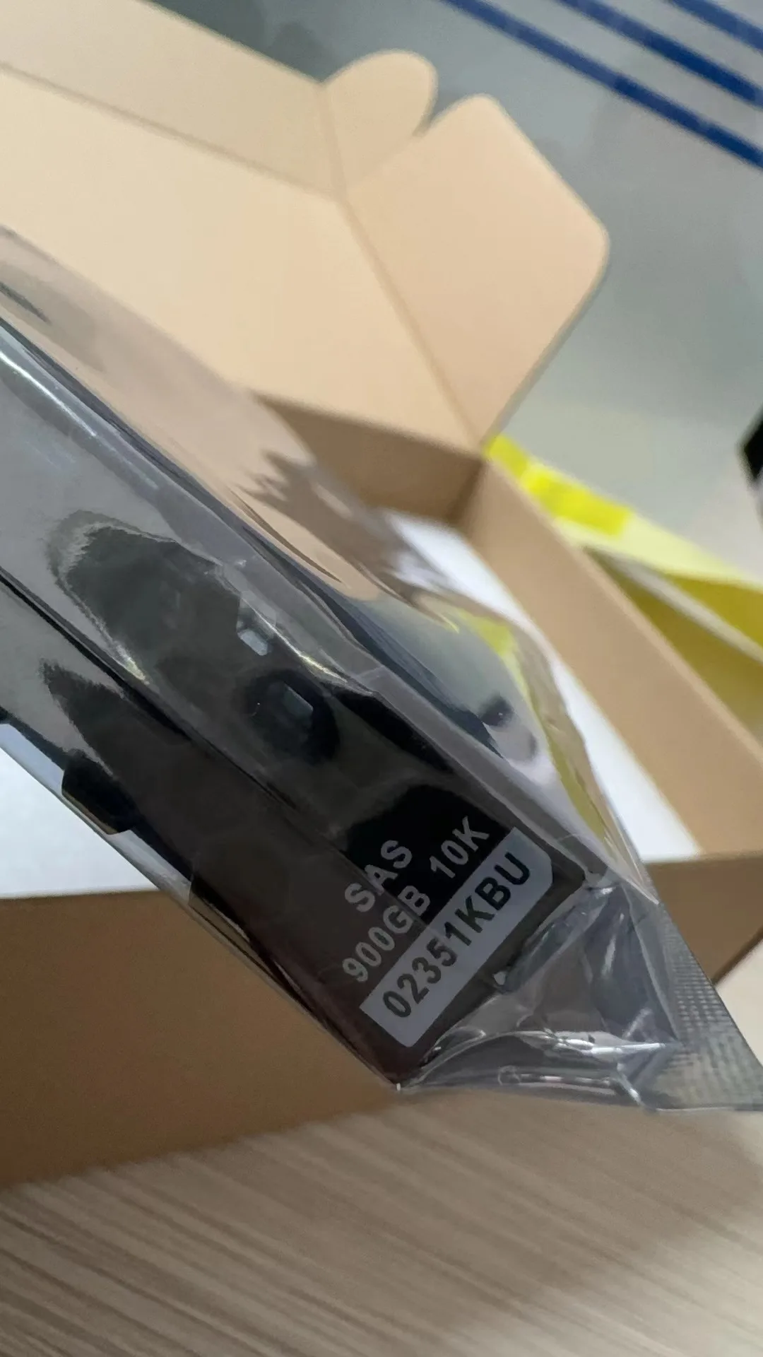 New in Stock  02350UDV/02351FNH  2200 V3 600GB SSD SAS 3.5  Hard Disk