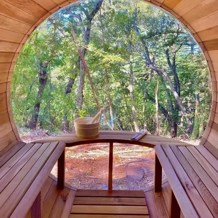 Hot selling Outdoor panoramic luxury red cedar wooden barrel sauna room