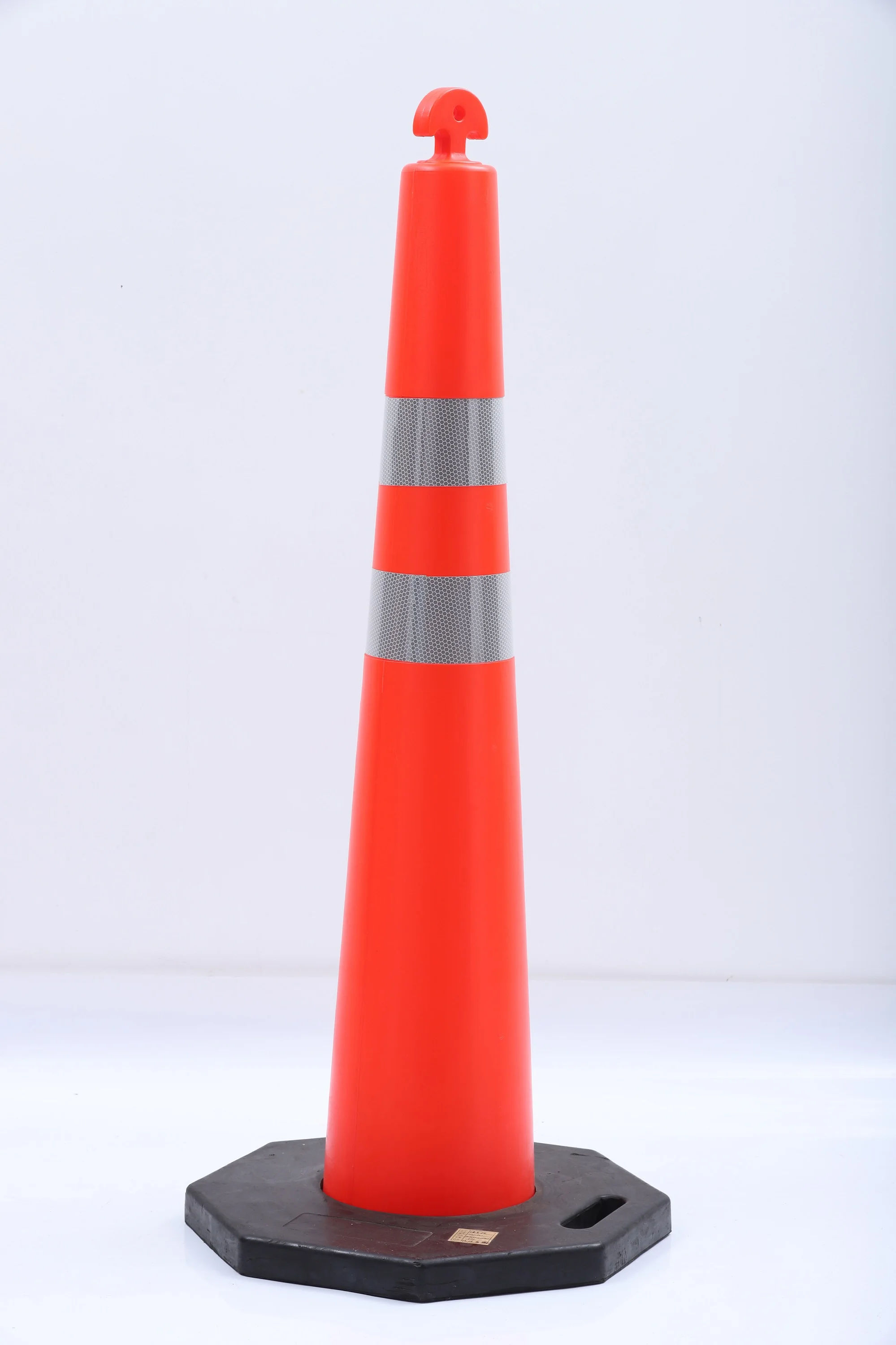 PE pole rubber base American standard delineators Cone Inducer