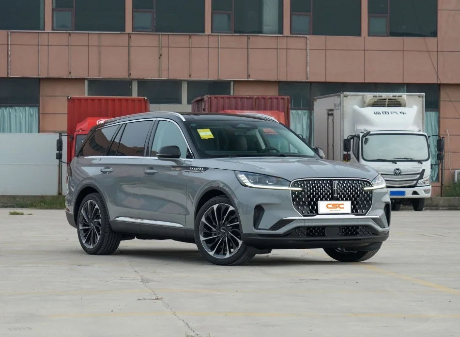 Premium Features A-viator SUV 4WD 2023 L-incoln A-viator SUV