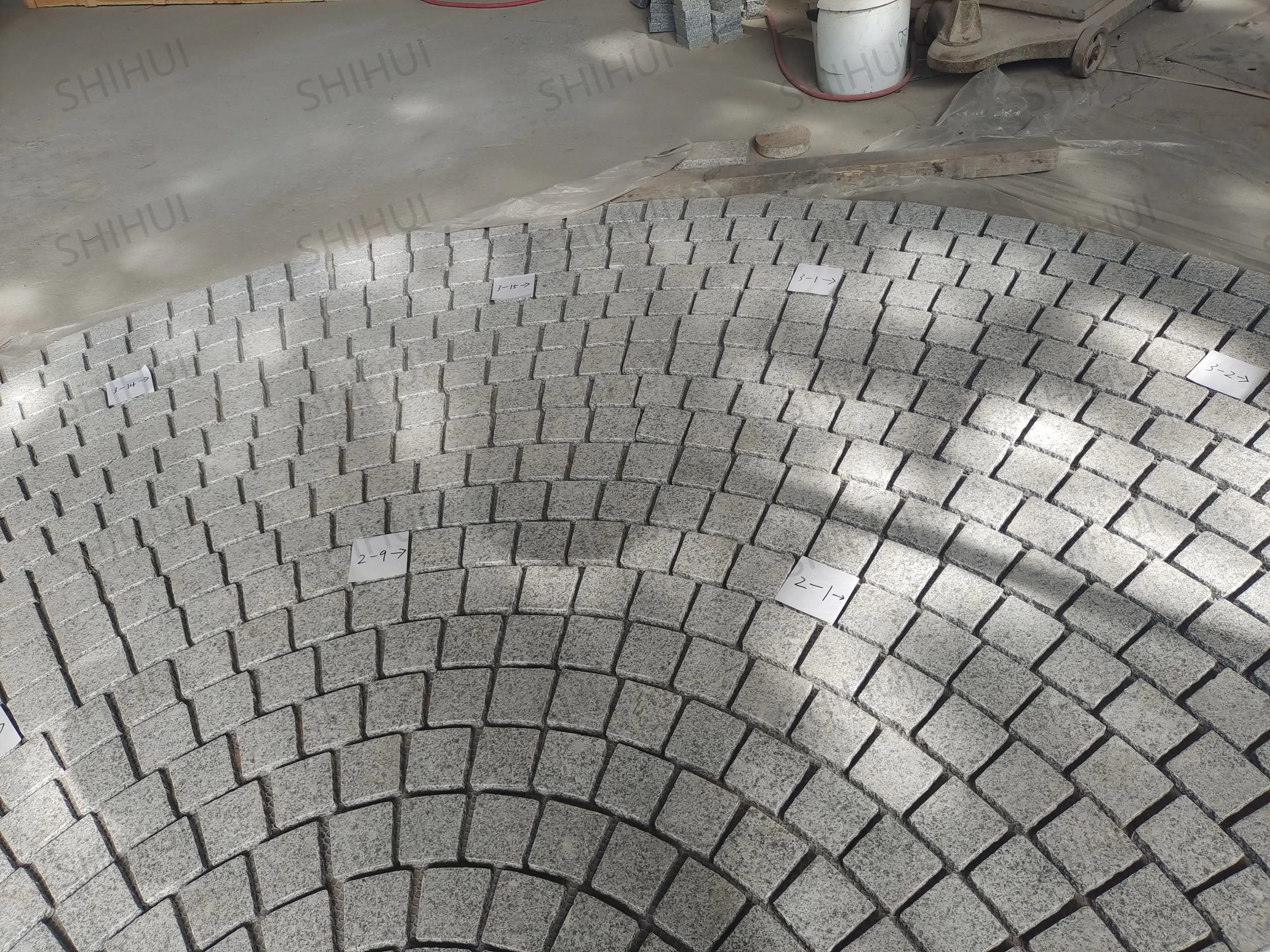 SHIHUI Natural Stone Grey G603 Granite 4.4m Circular Cube Pattern Round Paving Stone Mesh Cobblestone Patio Paver Stone