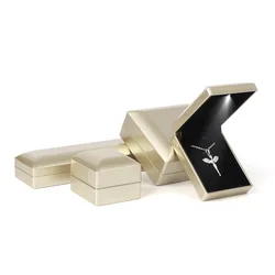 wholesale custom logo pendant necklace ring earring bracelet ring necklace bracelet led jewelry packaging gift box with light