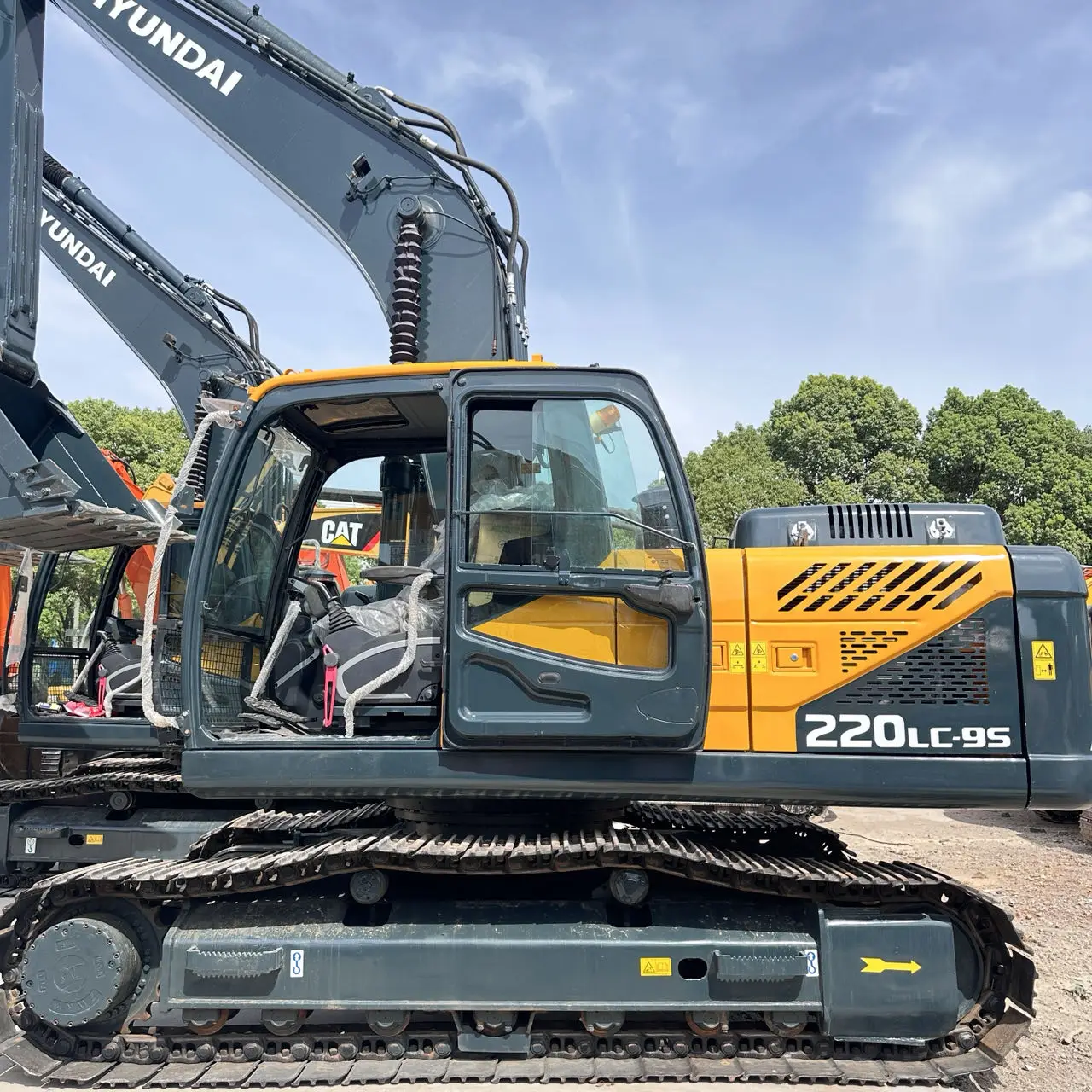 South Korea original 21 ton 22 ton used Hyundai 220 excavator R220LC-9S used hyundai excavator for cheap sale good price