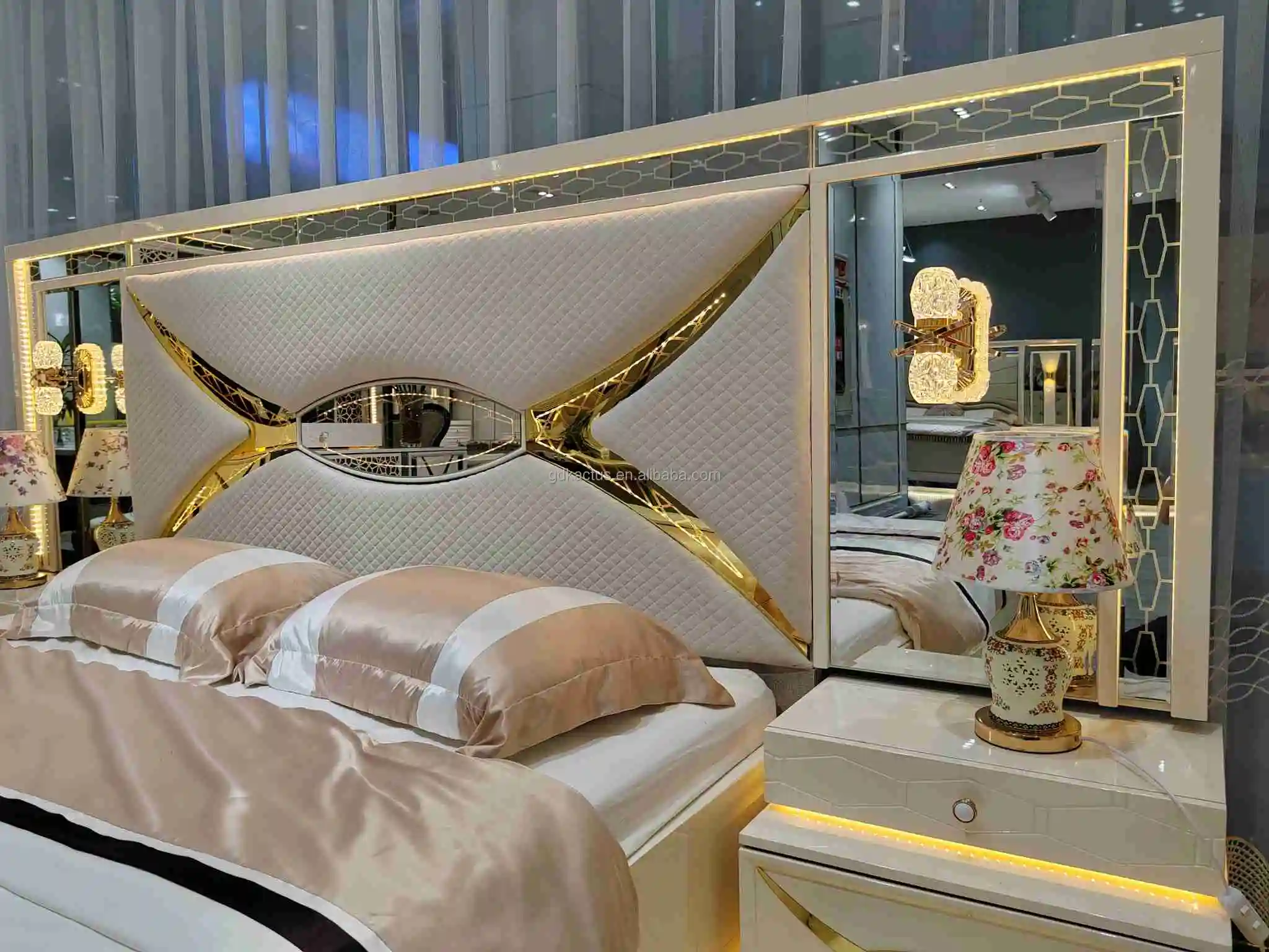 2023 brand new Luxurious king bedroom furniture sets LED lighted modern high gloss complete king size bedroom sets