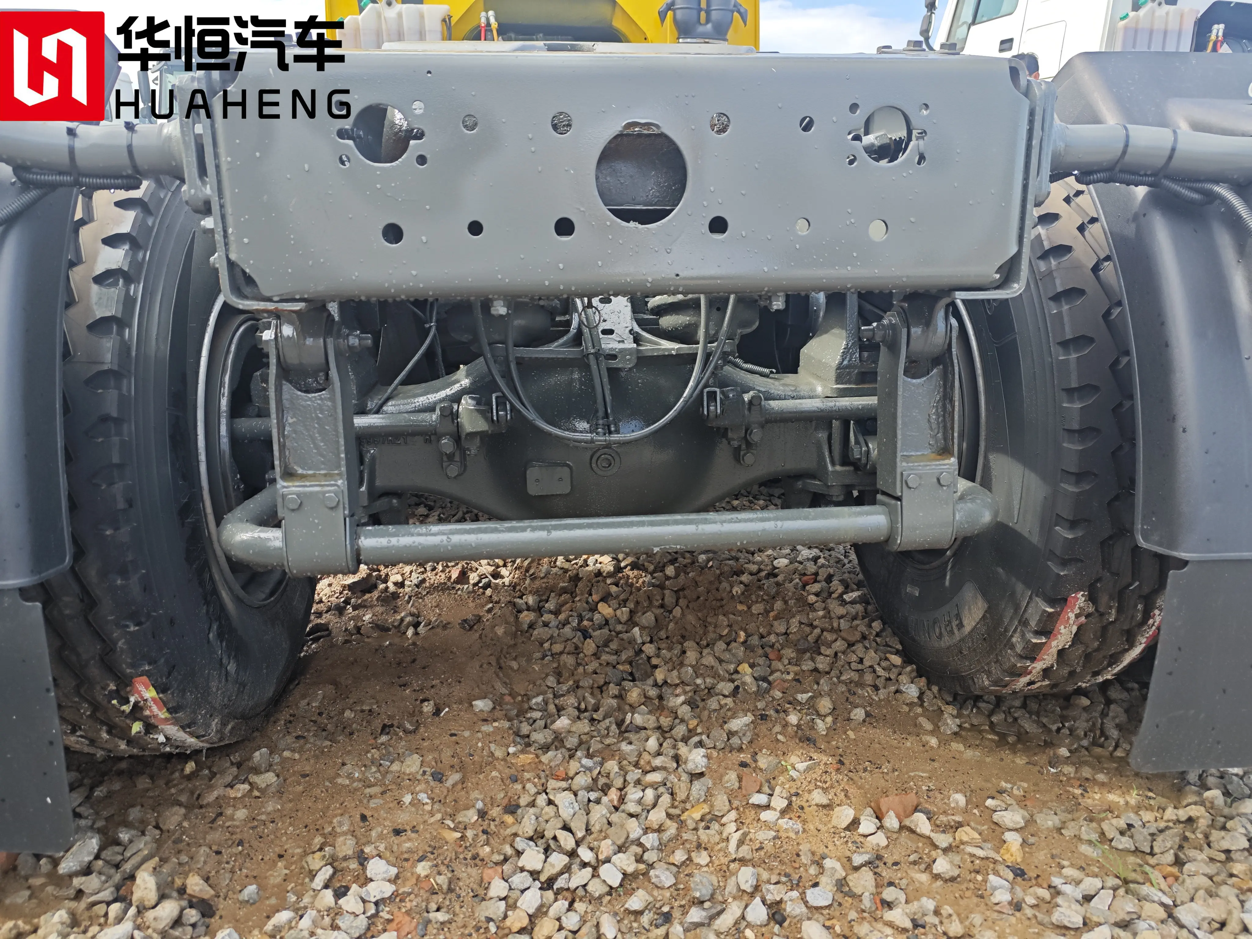 Трактор Sinotruk Howo 6x4 336 л.с. механическая коробка передач 10-колесный дизельный топливный грузовик двигатель Weichai левое шасси