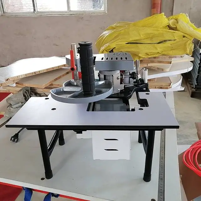  Автоматическая кромкооблицовочная машина