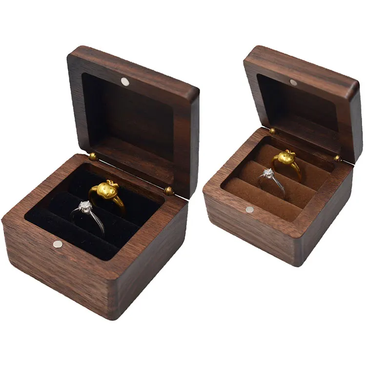 Custom Logo Square Wood Ring Box Packaging Walnut Luxury Gift Ring Case Mini Boxing Ring Wedding Jewelry Display Storage Box