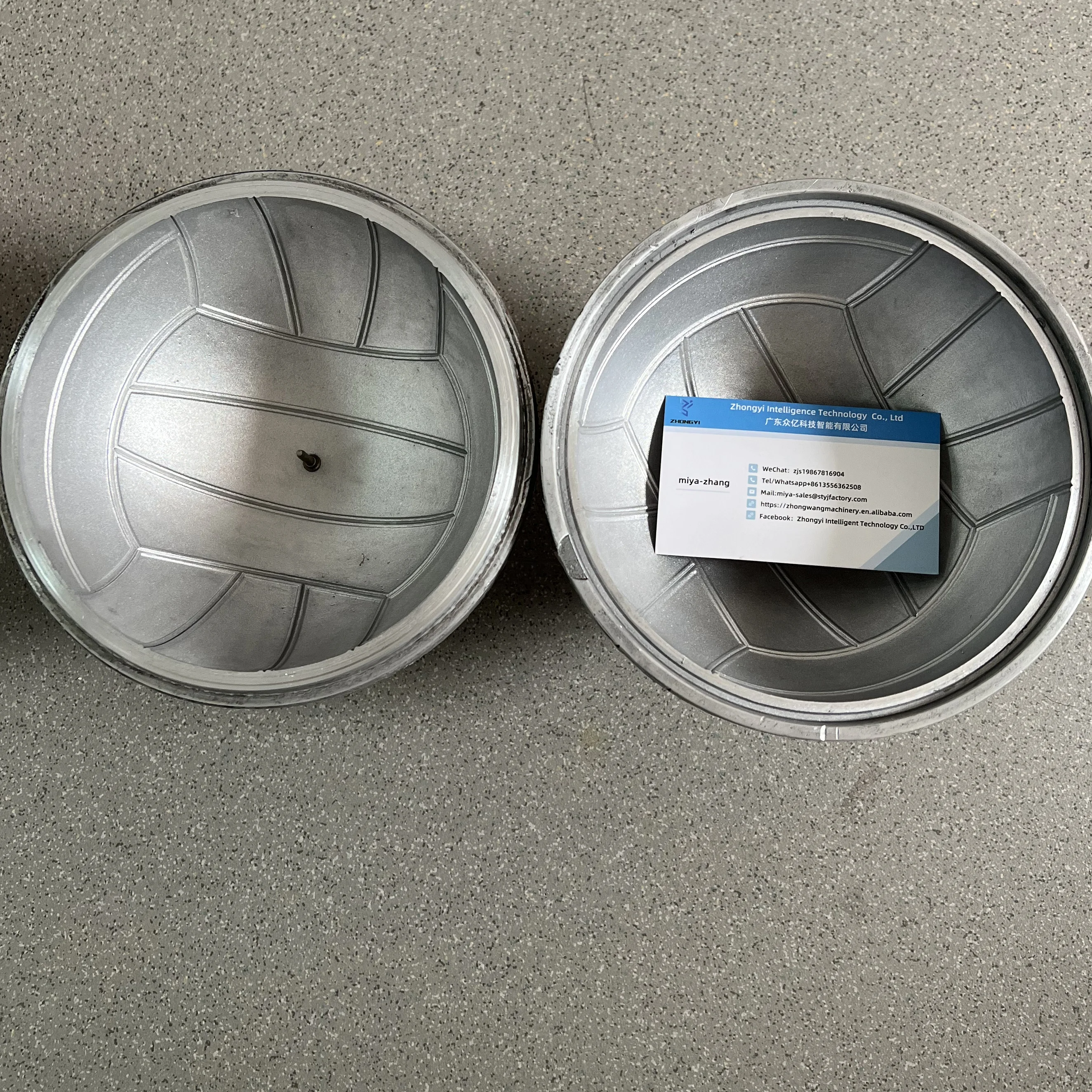 Bathroom Toy Bounce Duck Dinosaur Inflatable Animals Jump toy Copper Ball Mould