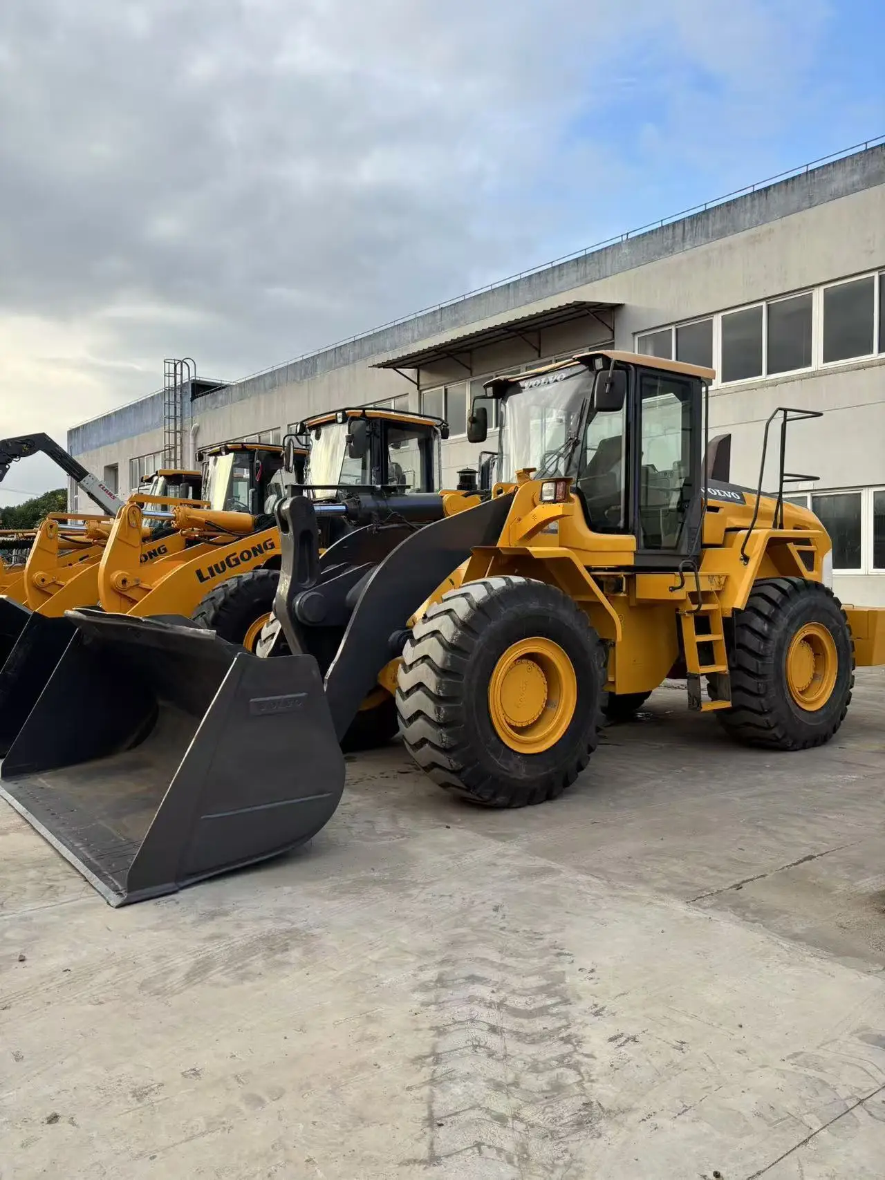 Used loader L105 Cheap Used loader performance Good Used loader L105 is on sale
