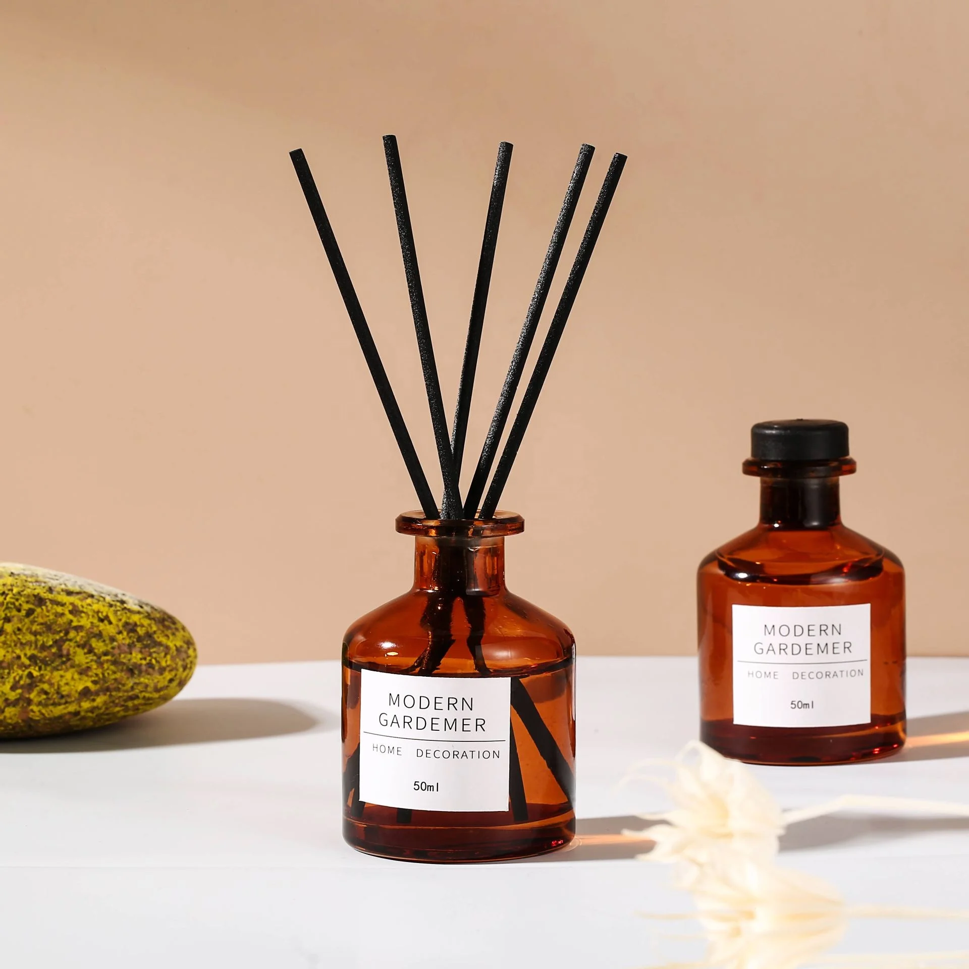 Custom Luxury 100ml 150ml 200ml Essential Oil Aromatherapy Aroma Diffuser Bottle Empty Amber Glass Reed Perfume Diffuser Bottle