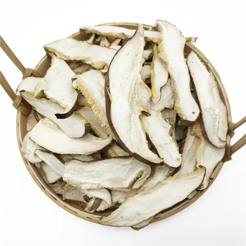 Здоровые сушеные кусочки грибов Shiitake