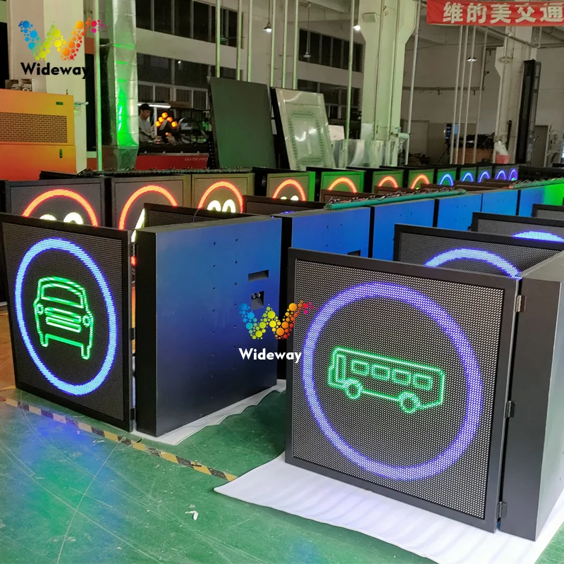 Portable Traffic Road Signs Highway VMS Signs Scroll Variable Message Full Color Message Board Traffic Display