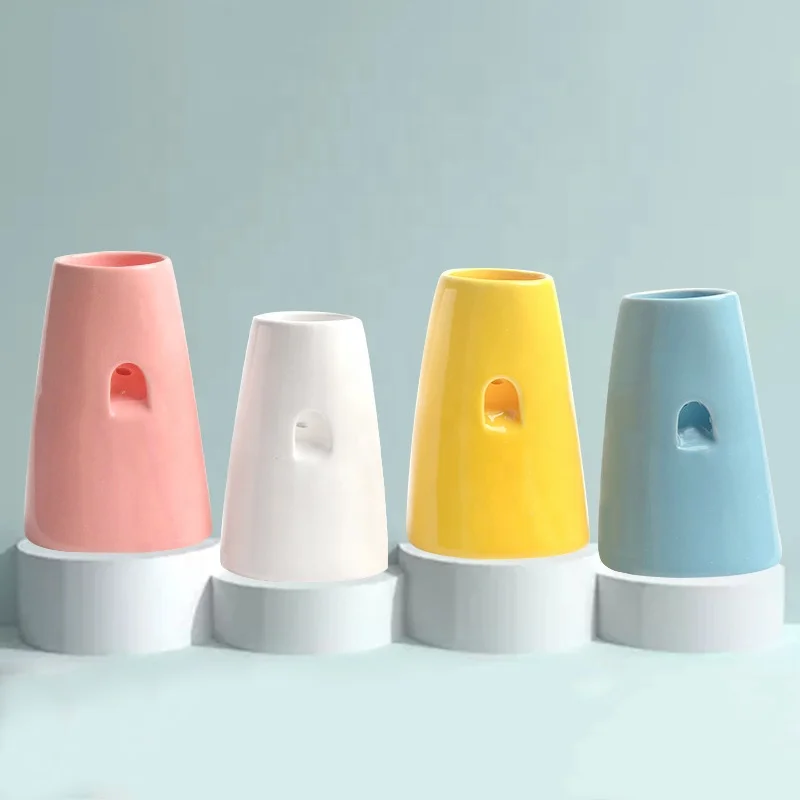 Chuangyou Wholesale Pet Hamster Mini Hedgehog Ceramic Water Bottle Holder Without Water Bottle