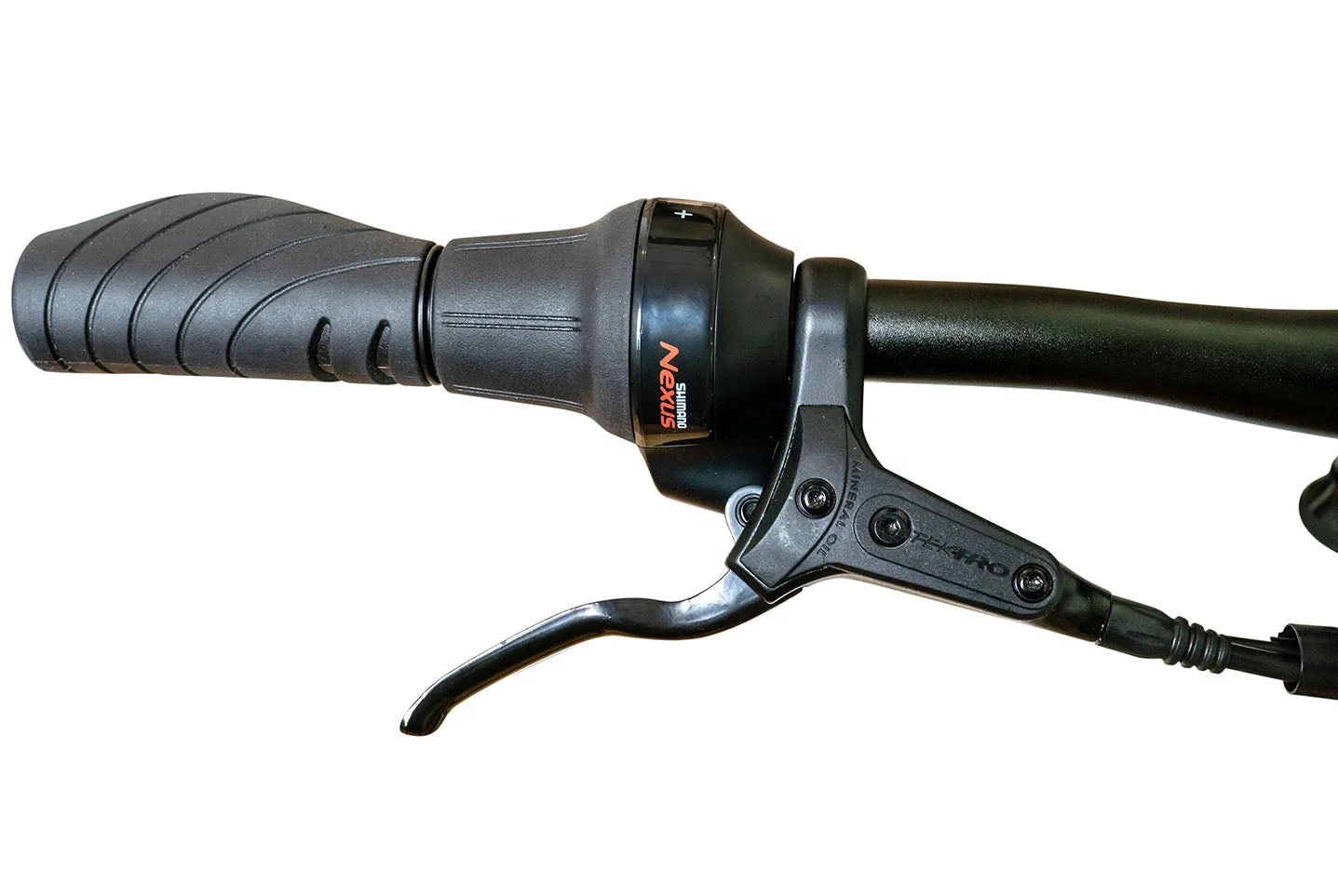 2023 New Lightweight E Bike Colorful Electric Bicycle 28inch Middle Drive Motor Electric City Bike With Belt Drive