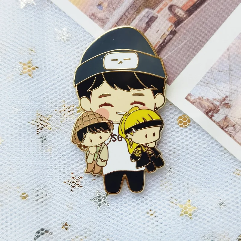 Manufacturers custom cute designs hard enamel pins nice quality screen printed hard enamel pins for decorations