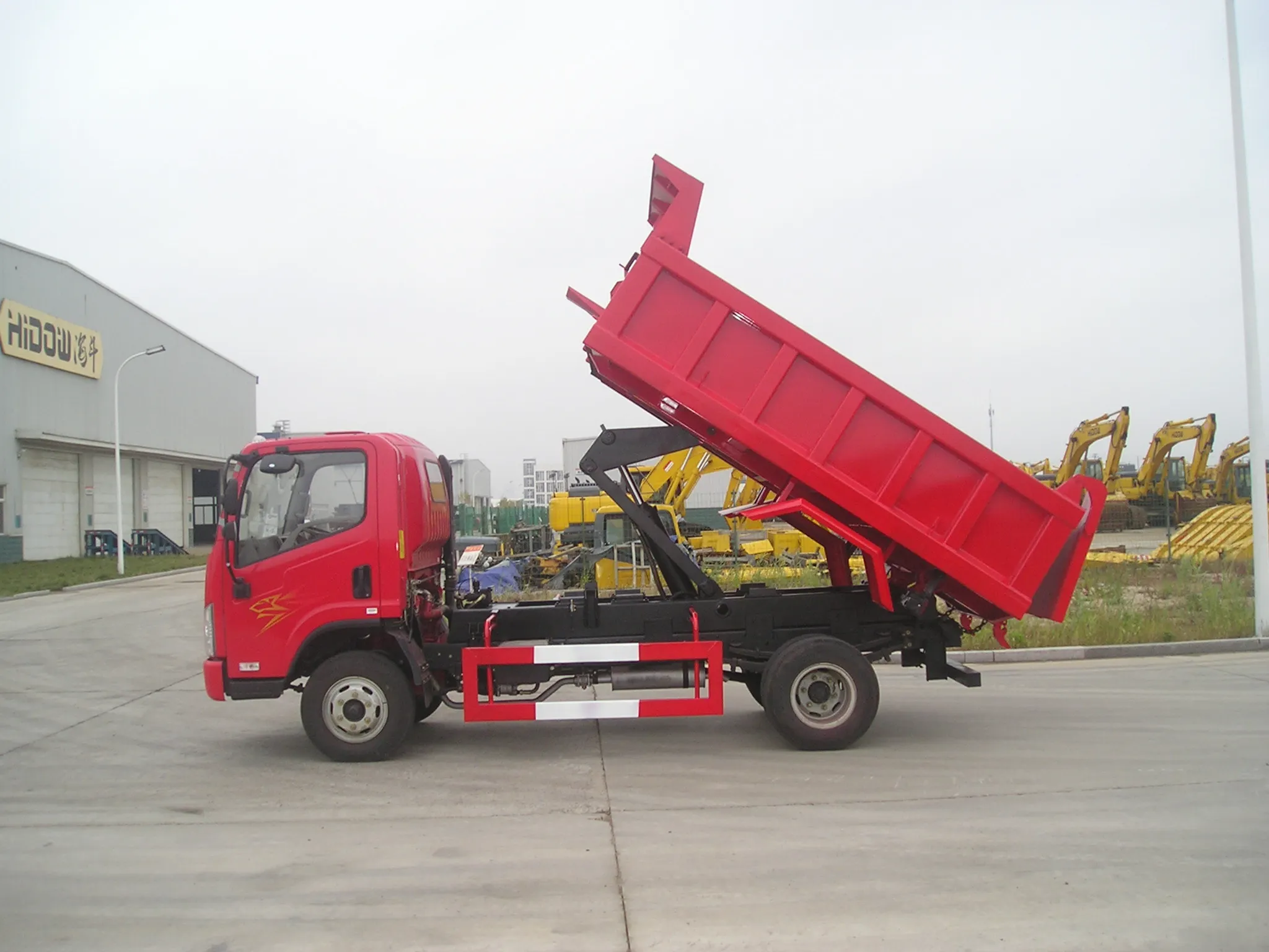 FAW Tiger V 4x2 Mini Dump Truck 5 Ton Light 6x4 Drive Wheel New Diesel Fast Gear Box Cargo Van for Efficient Transportation