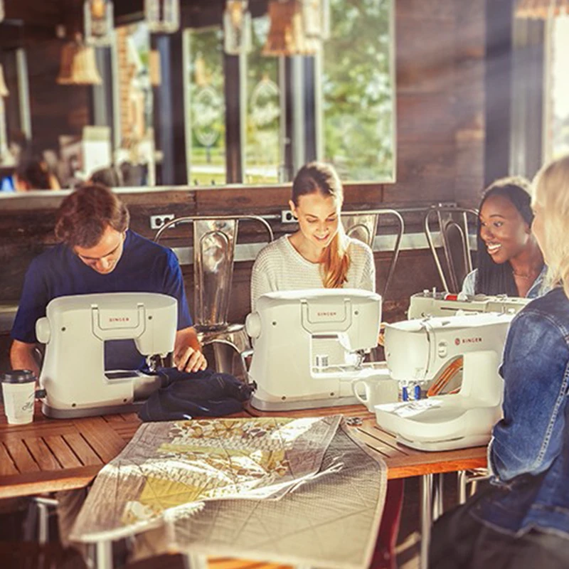 SINGER S0105 Domestic Overlock Heavy Duty Sewing Machine With Low Price With Automatic Thread Winding