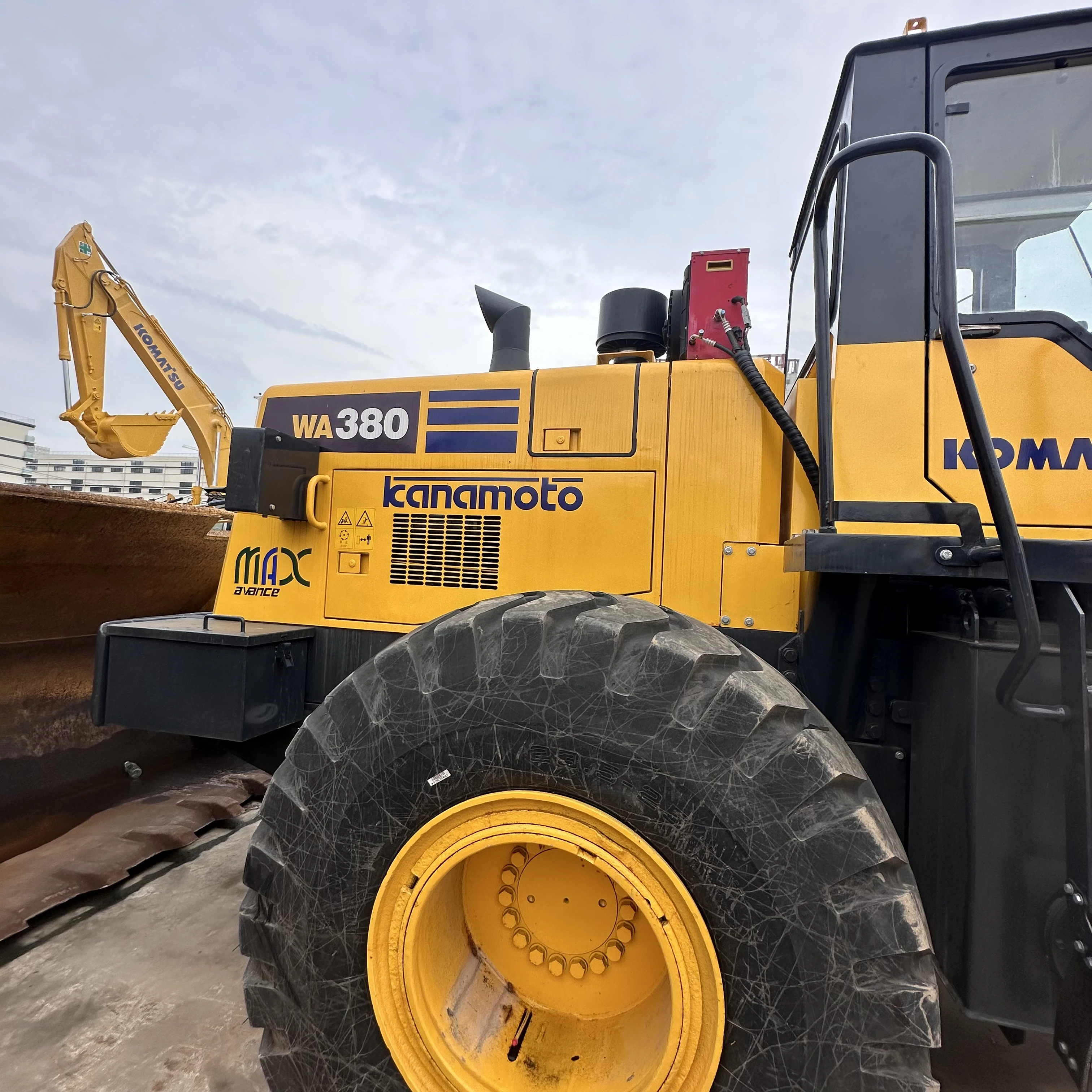 Used loader Komatsu loader WA380 16 tons Bucket capacity 3 cubic meters Original paint Unmodified Used 16 tons loader for sale