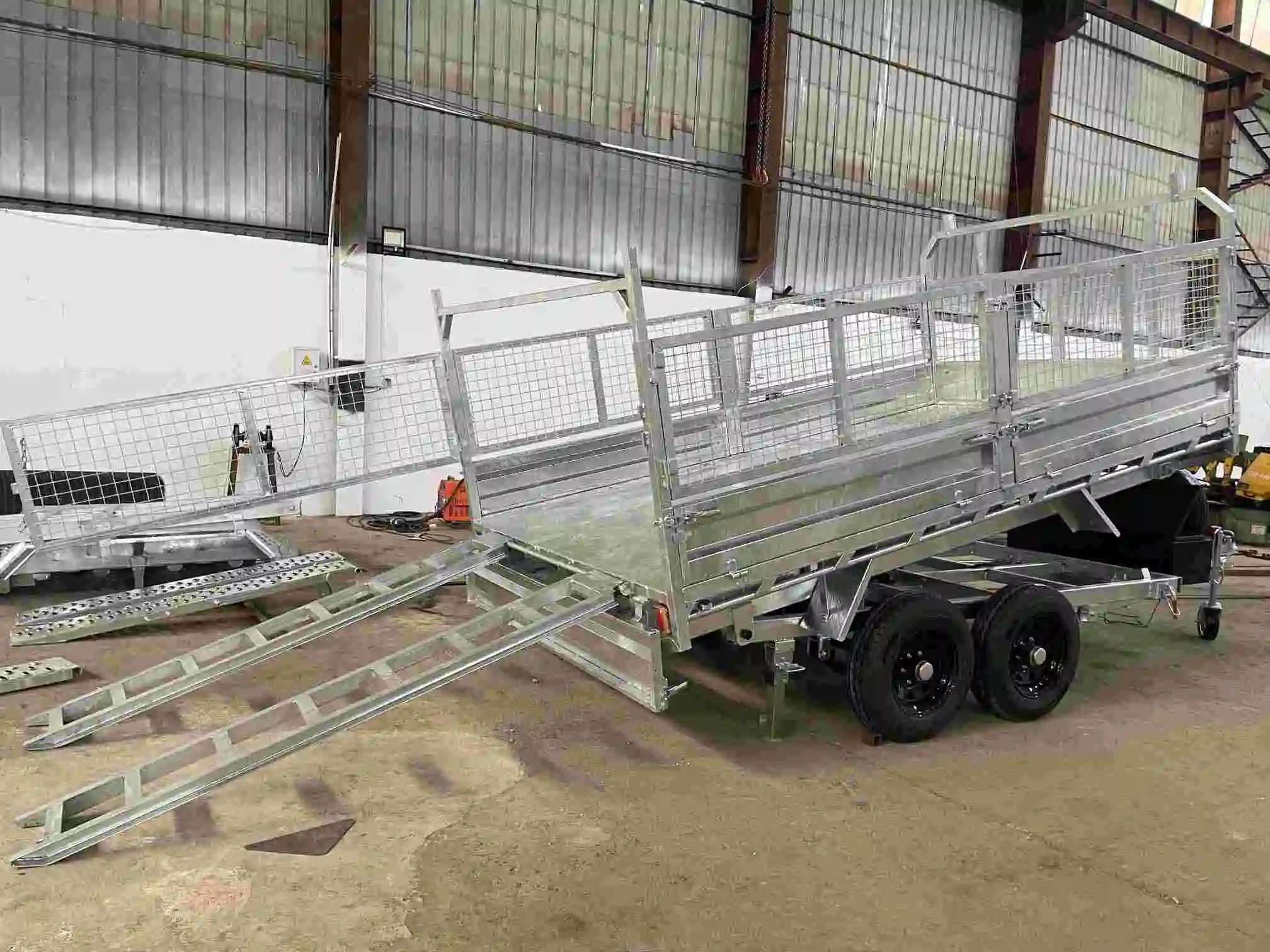 3000kg Tandem Axle Galvanized Flatbed Trailer 10x6 10x7 12x7 with Drop Sides and LED Lights Steel Material for Cars
