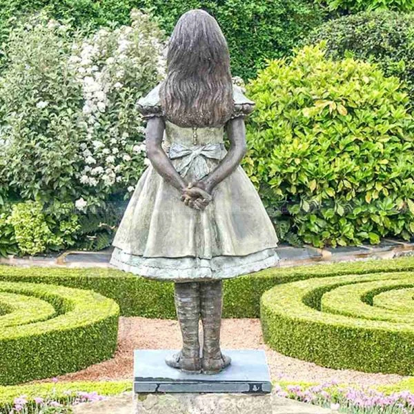 Custom Bronze Garden Sculpture Life Size Girl Sculpture