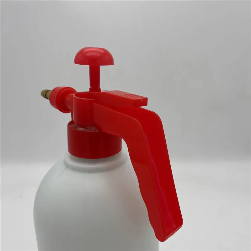 Red practical and affordable garden sprayer nozzle can switching spray mode watering nozzle