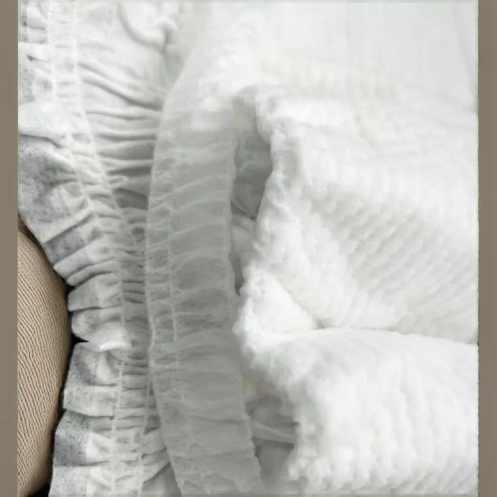Raw Material Disposable Diapers Manufacturer Direct Sales 350 Gsm Core Baby Diapers at Affordable Prices
