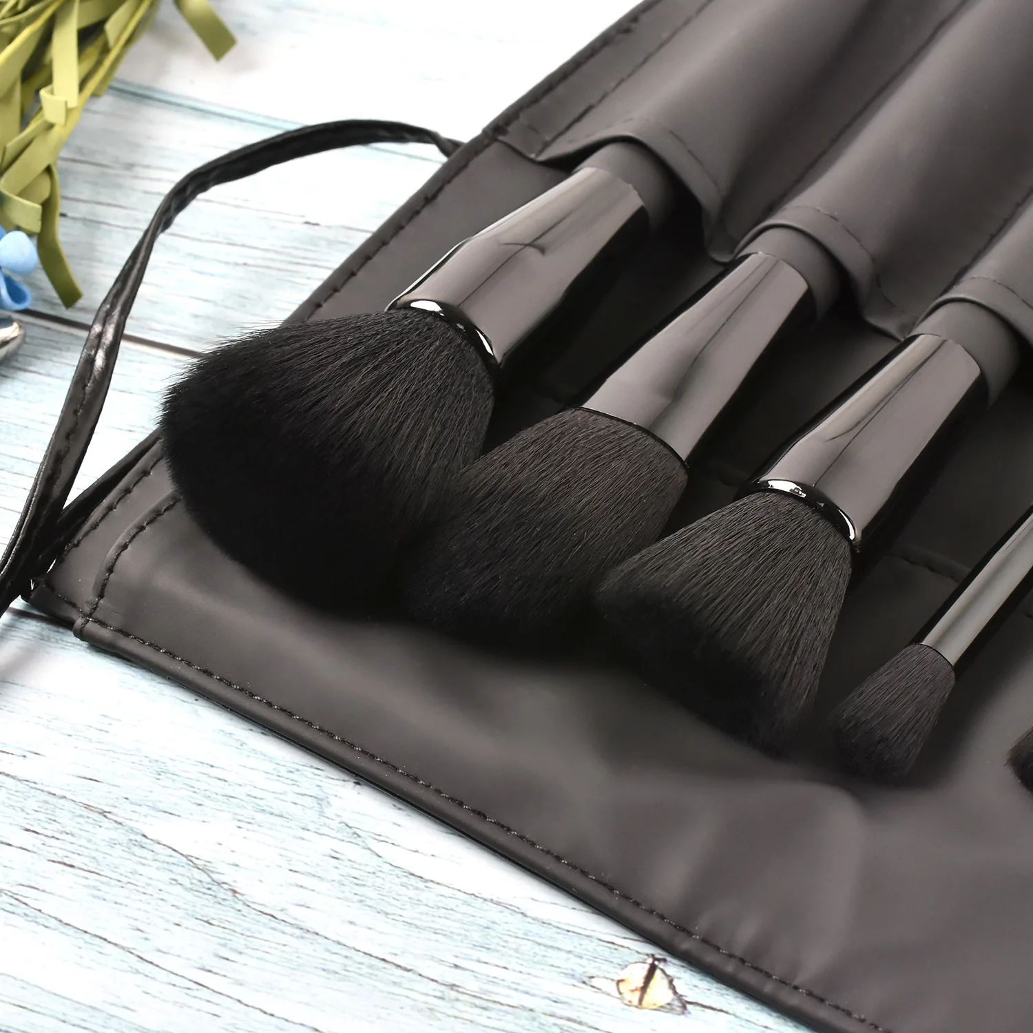 YUE 9 pcs Black Makeup Brushes Set Eye Shadow Powder Foundation Concealer Cosmetic black luxury makeup brush set