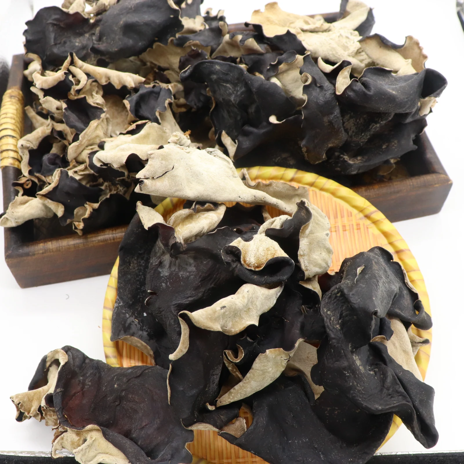 Dried White Back Black Fungus Wood Ear Mushroom China Big Extract to