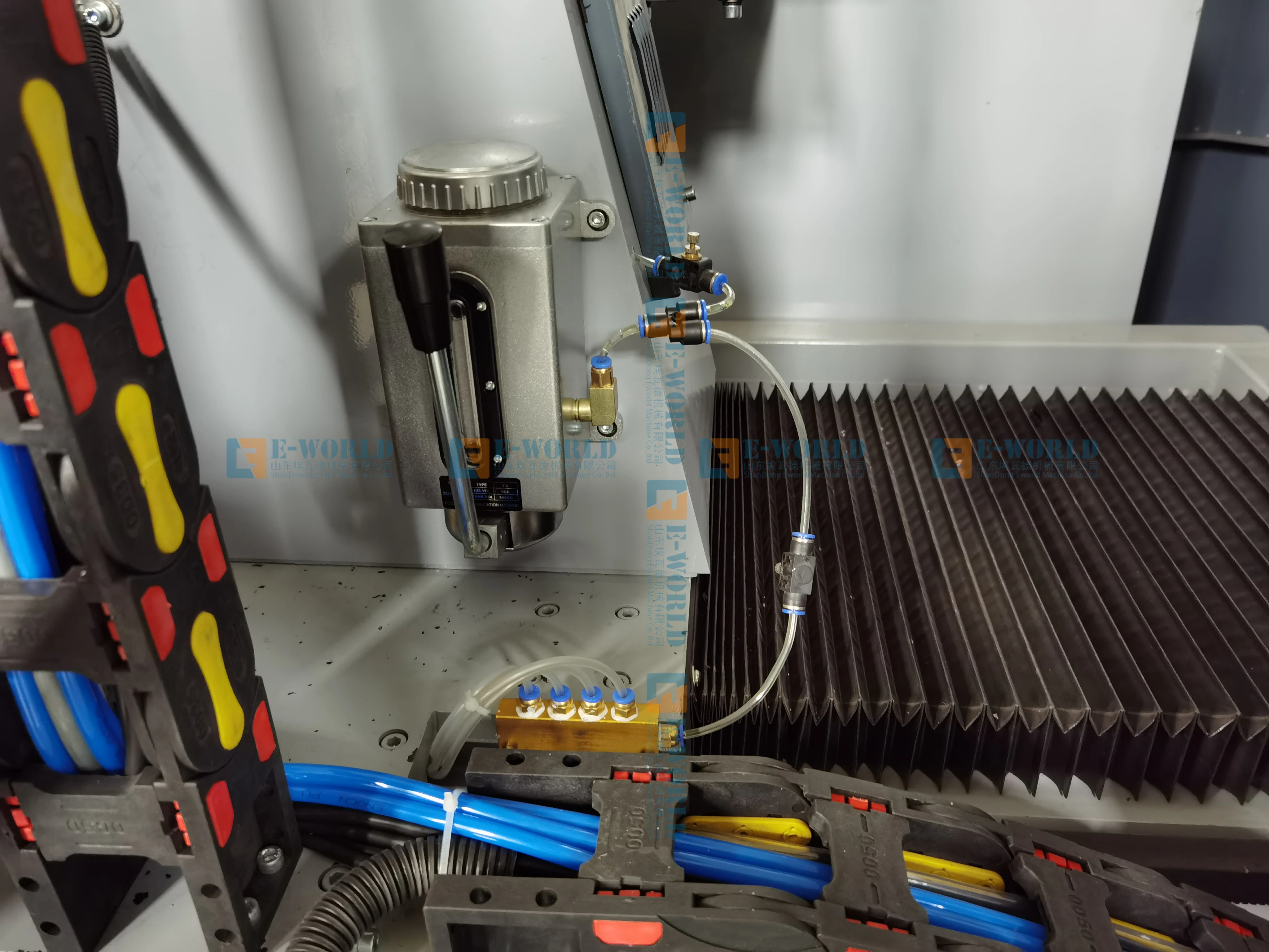 New design PLC control CNC end milling machine/aluminum windows doors end milling machine