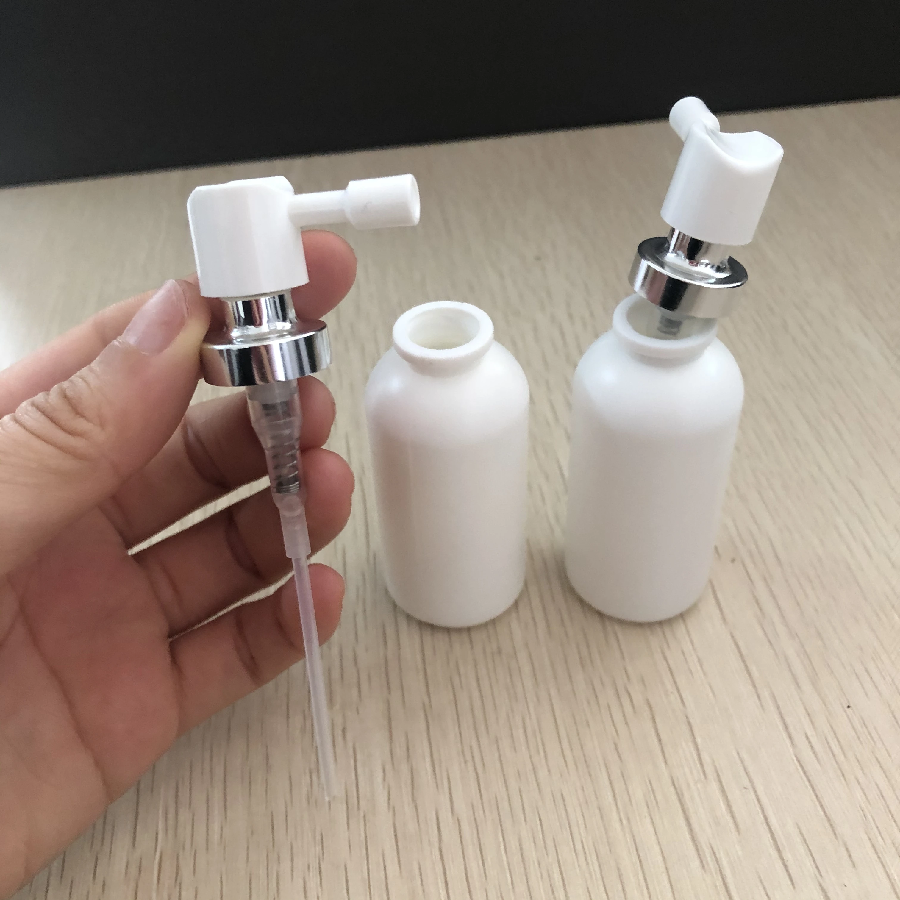 PP Medical Throat Sprayer Oral Plastic Nasal Sprayer With Throat Use, Mouth Long Nozzle Mist Bottle Cap Hdpe Spray Bottle