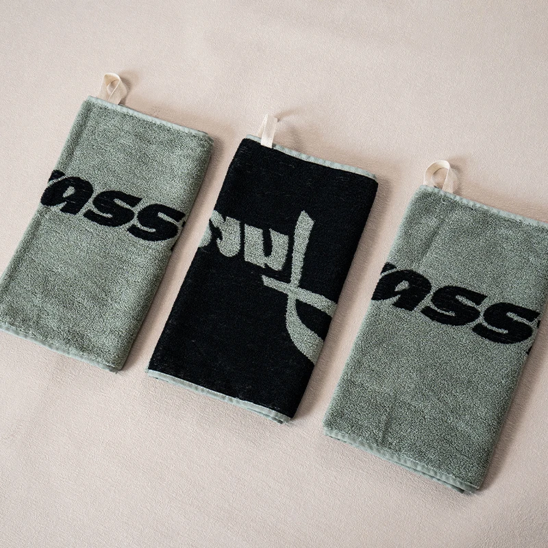 Hot sale luxury 100% cotton terry jacquard sport towel customized cotton soft and quick drying gym fitness towel