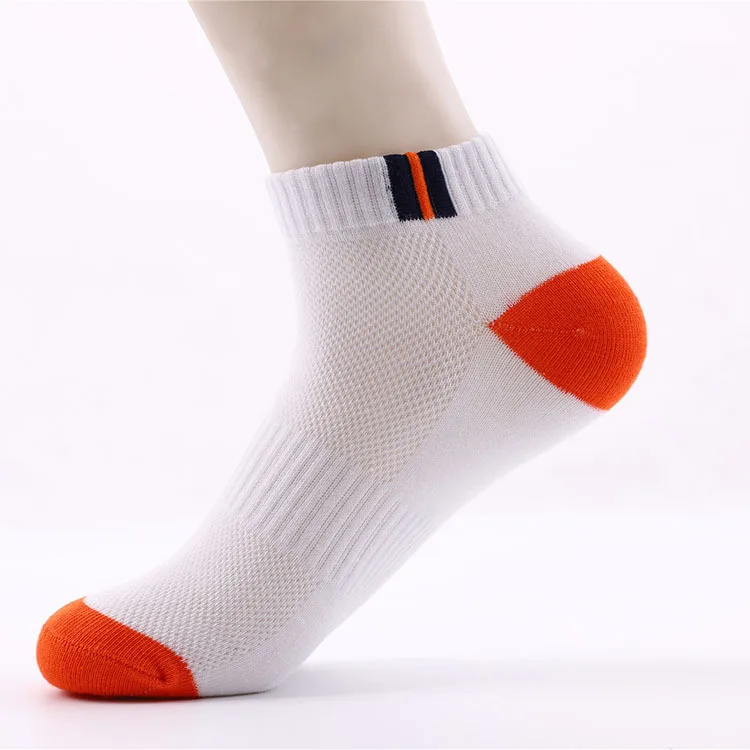 Оптовая продажа спортивные мужские компрессионные футбольные носки Uron с логотипом под