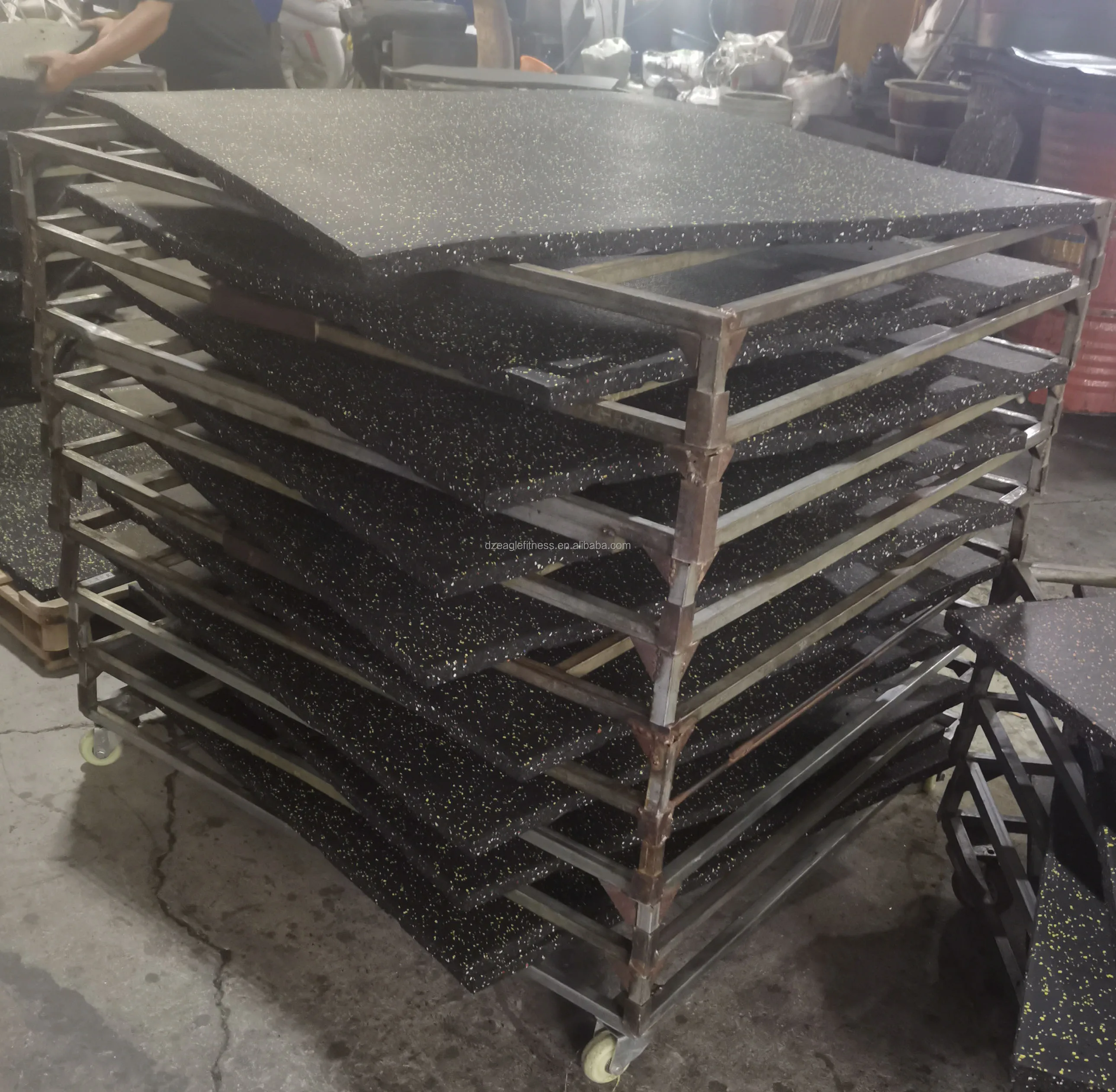 Sports Indoor Commercial Interlocking Rubber Mat Protective Gym Floor roll Rubber Flooring