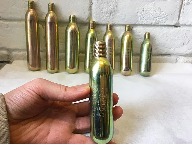 New Product Customization Quick & Easy Presta and Schrader Valve CO2 Bicycle Inflator & 16g Cartridge With free sample