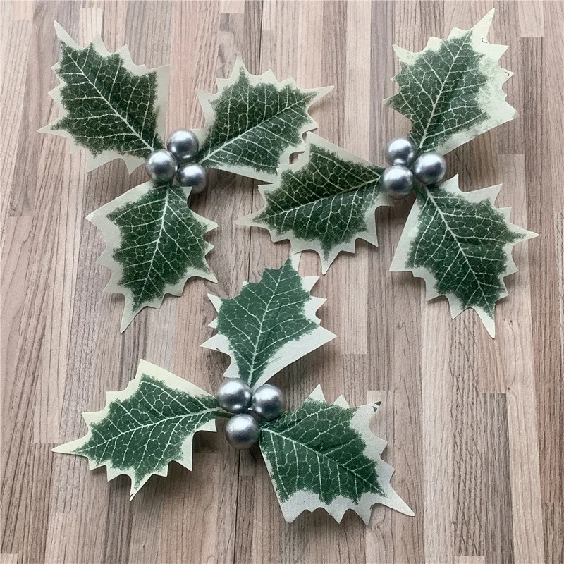 Professional Home Decoration DIY Artificial Small Red Christmas Fruit with Green Leaves for New Year Floral Displays