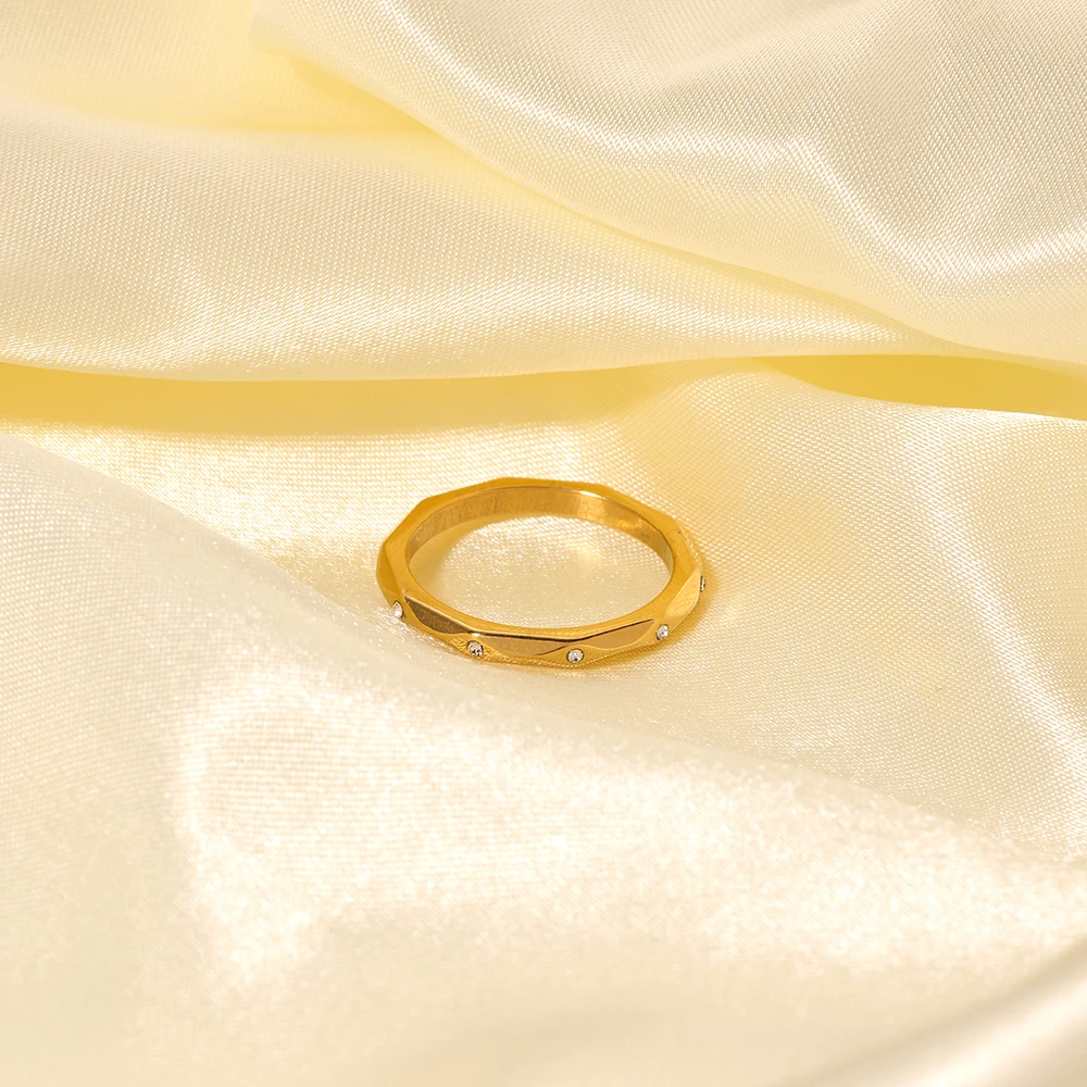 Luxury New Jewelry Arrival Stainless Steel Irregular Carving Nut Shape OVal Cubic Zircon Women Rings