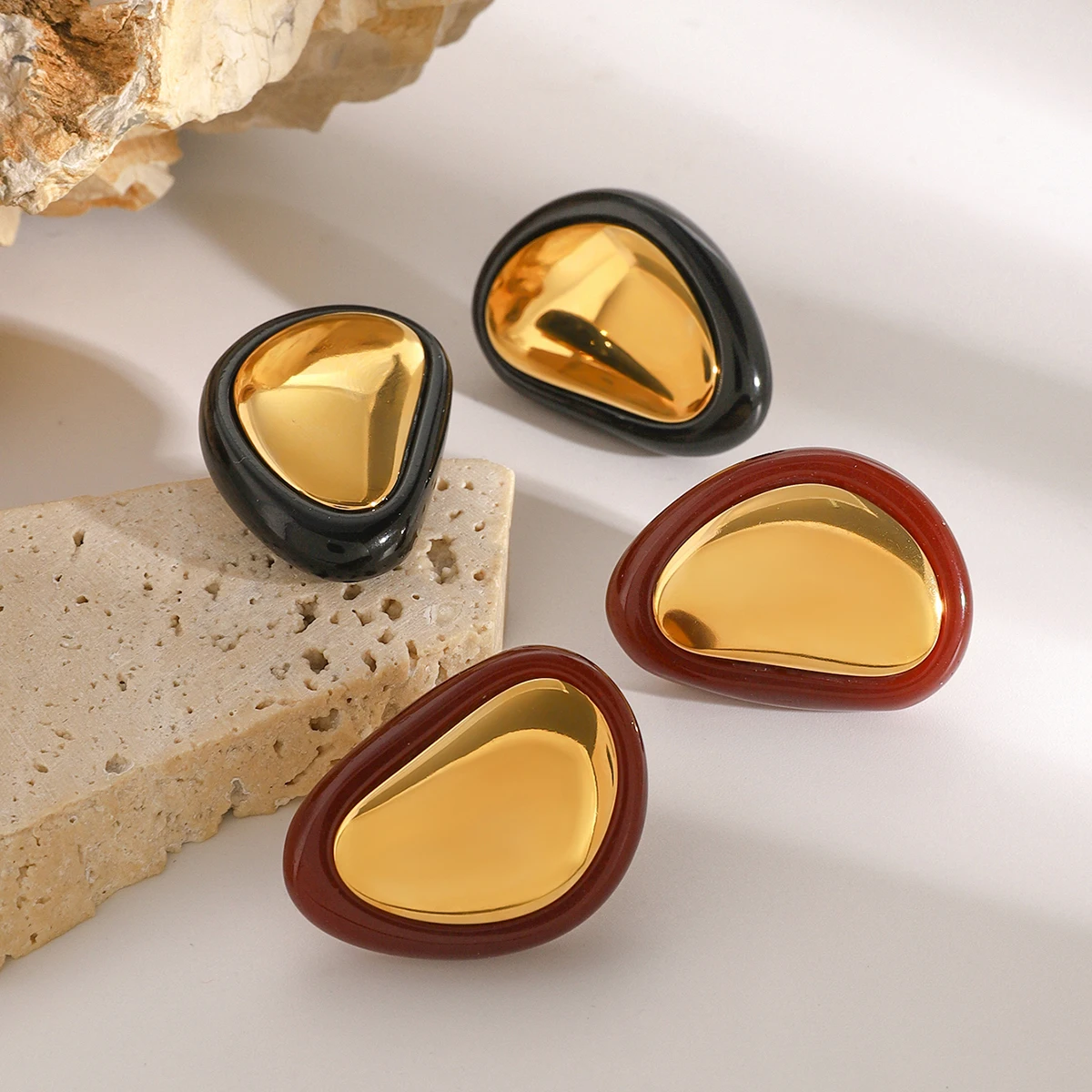 JD Design Classic Red Black Oval Drop Earring 18k PVD Gold Plated Stainless Steel Red Resin Earrings With Left and Right Sides