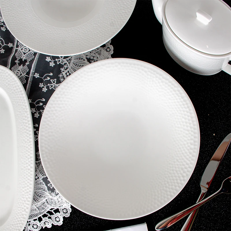 JQY Brand Dinnerware Manufacturer Hammered Pattern Ceramic White Dining Plates and Bowls with Cup Set Tableware Wholesale