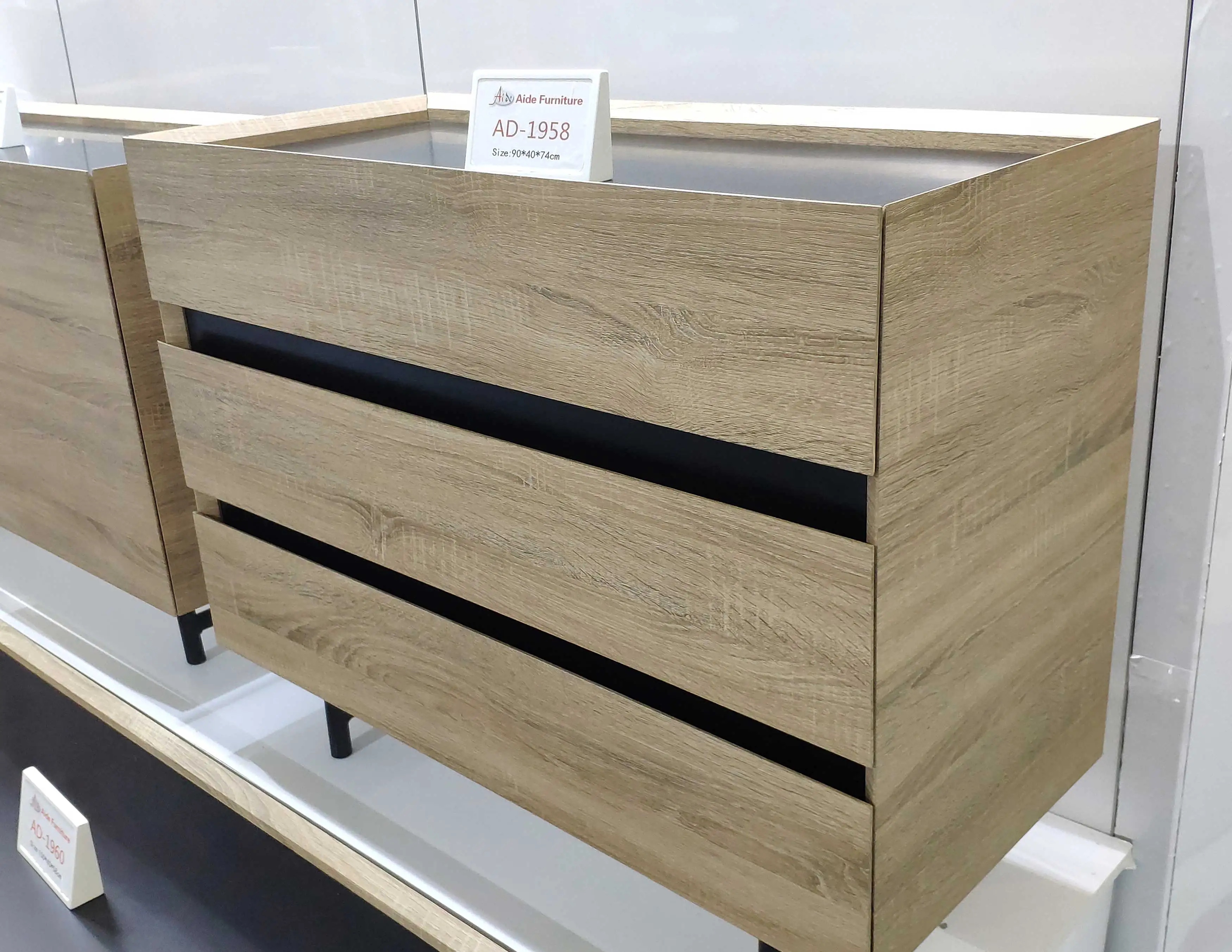 Customized Wholesale bedroom Room Solid Wood Cabinet 3 drawers storage Dresser Wooden Chest of Drawers with Metal Legs