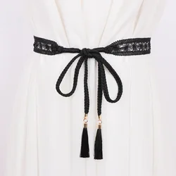 Женский плетеный пояс с бахромой