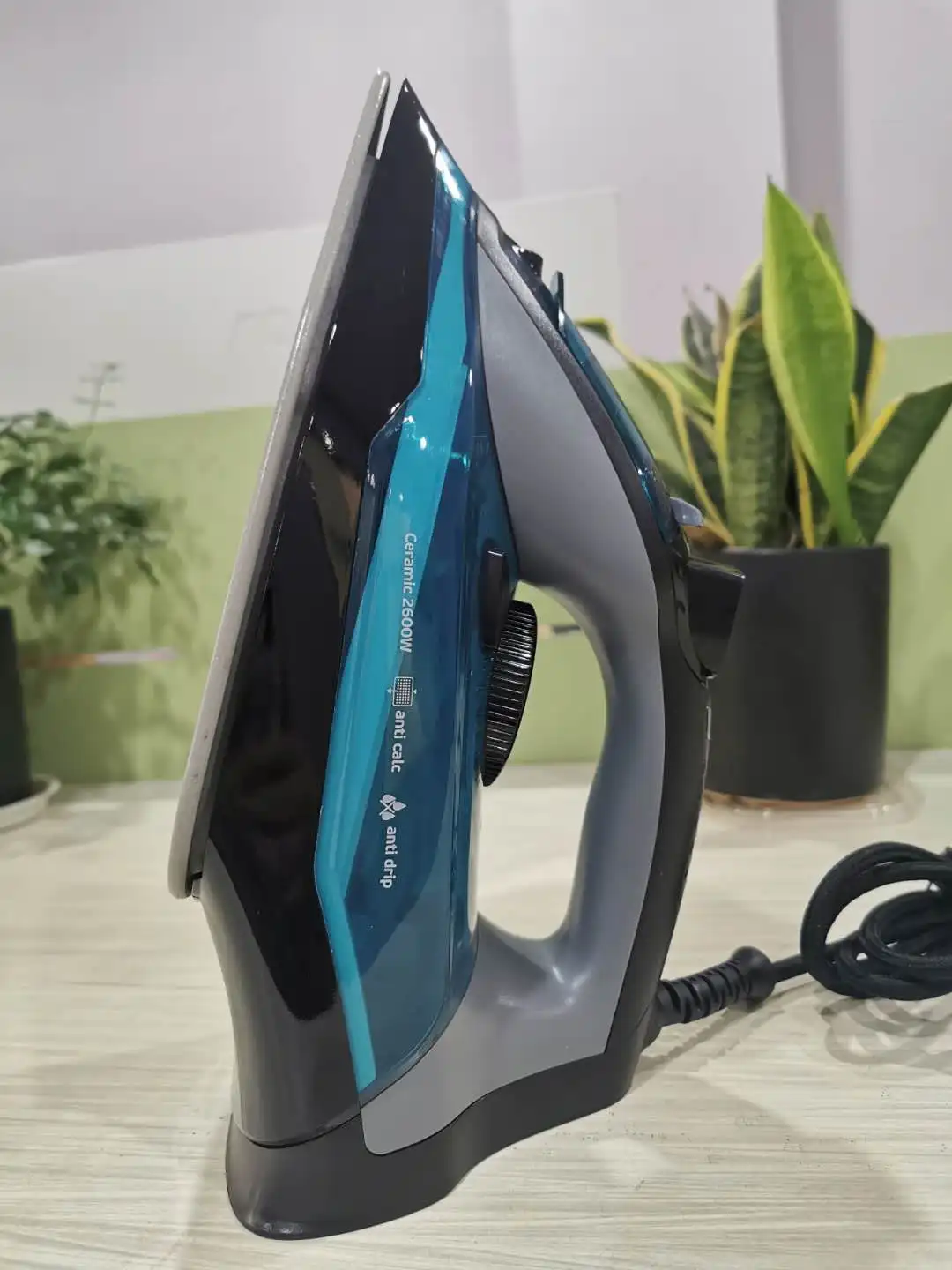 Full function portable water tank capacity 350ml electric best steam irons for home use vapeur vapor