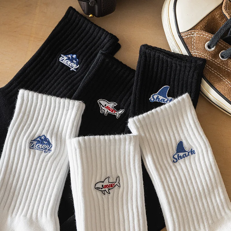 Jingwen wholesale customized high quality cotton material solid color sweat-absorbent embroidered men socks