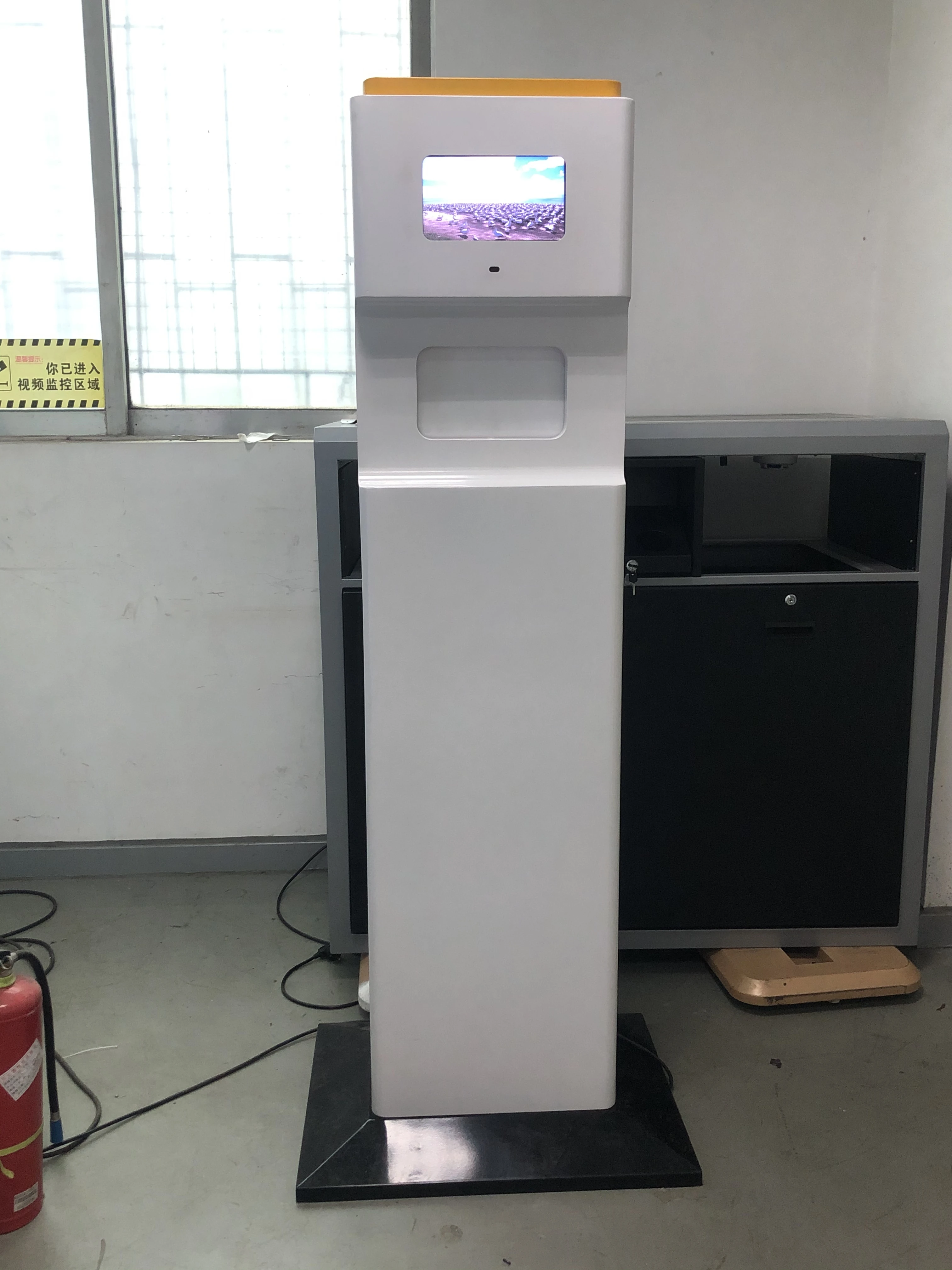 The second generation Smart Surgical mask recycling&Disinfecting machine