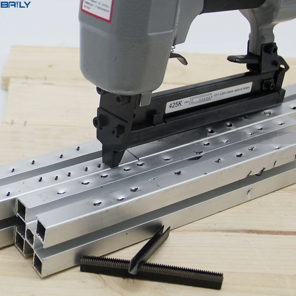 BAILY preferably supply high carbon staples for outdoor rattan furniture manufacturing